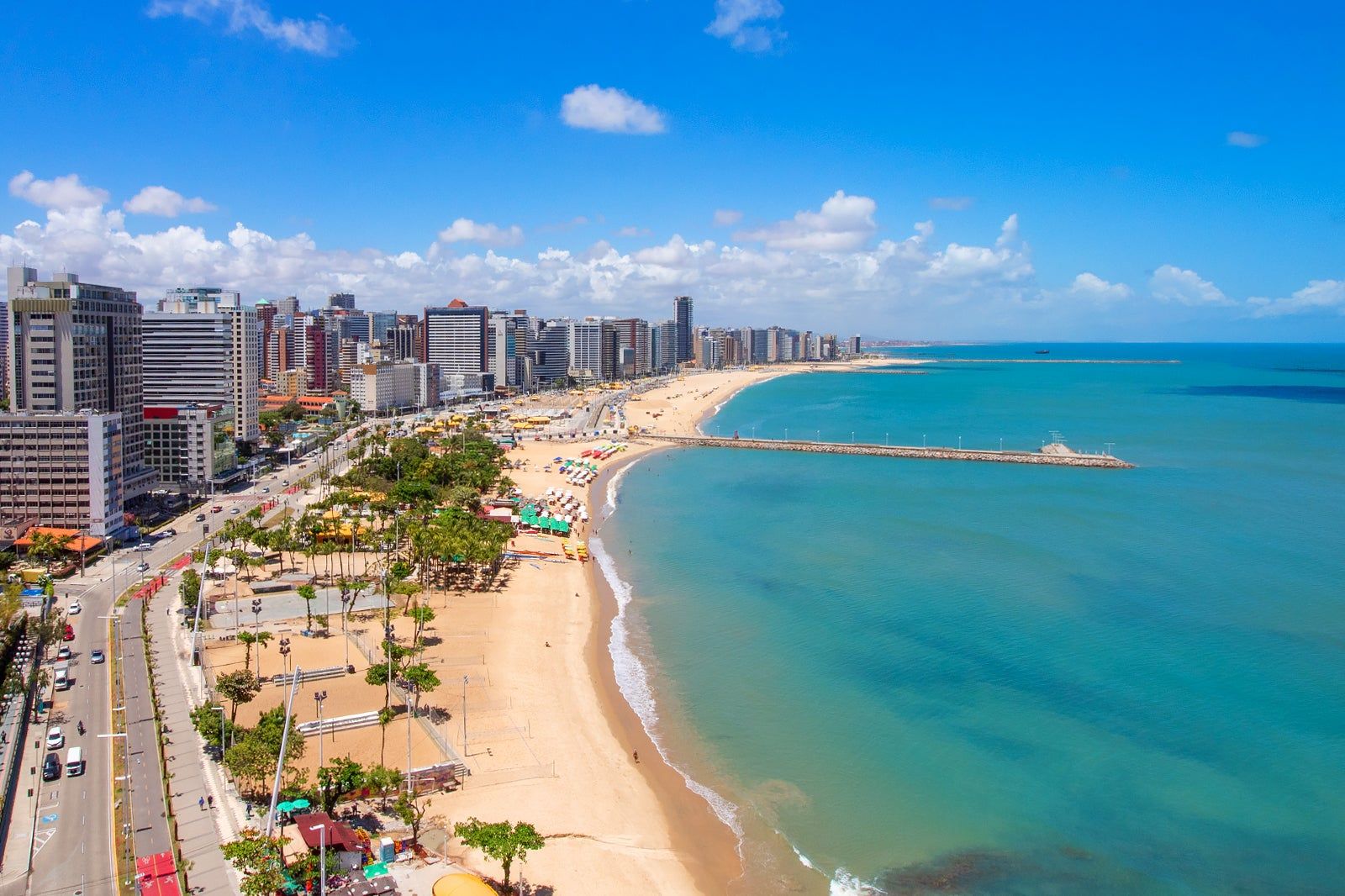 Praias de Fortaleza no Ceará com águas mornas
